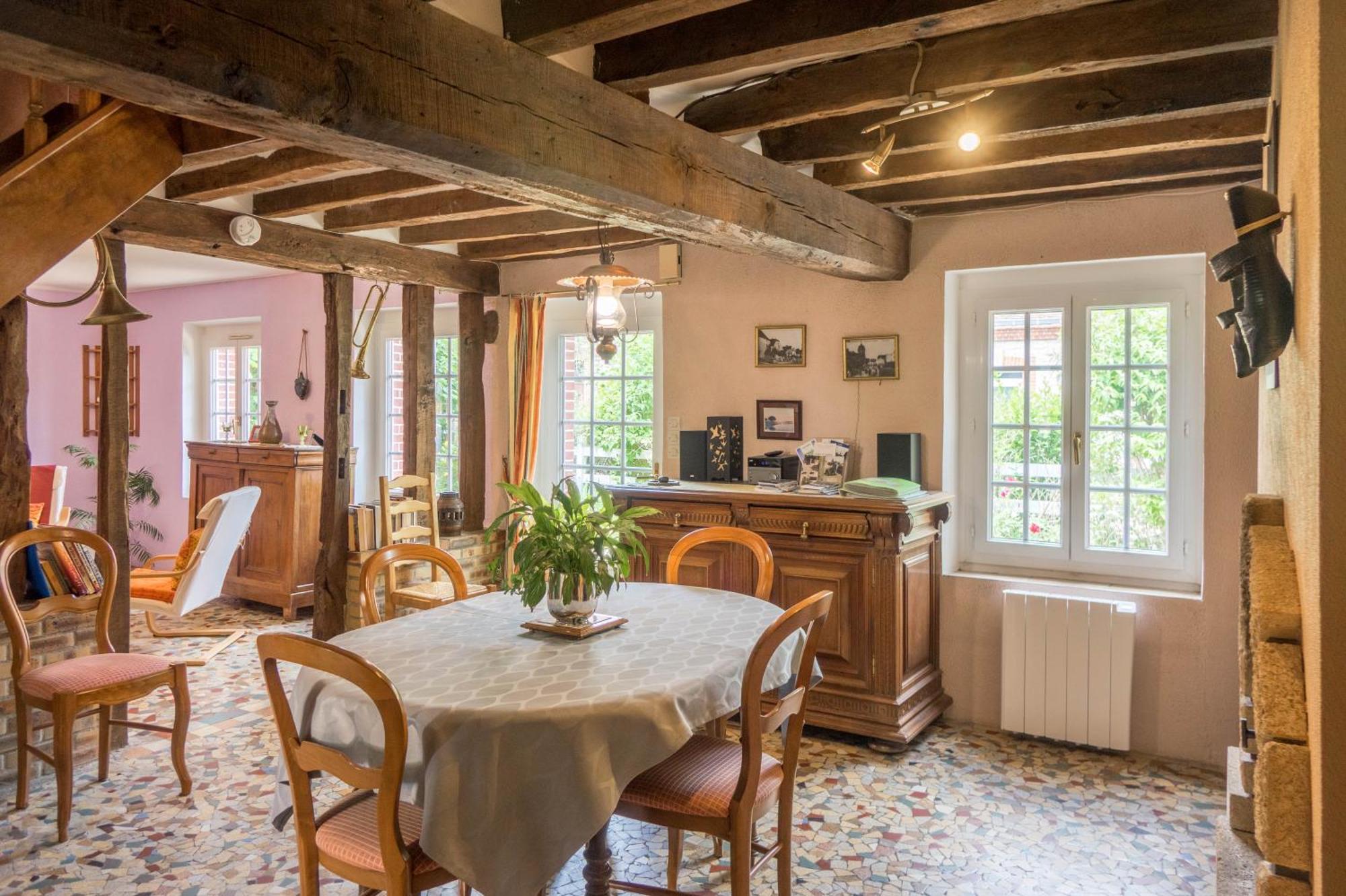 Chantilly ,Petit Dejeuner Et Table D'Hotes Possible Noyers  외부 사진